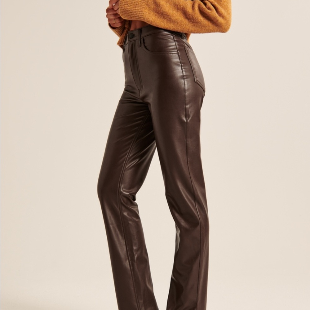 Abercrombie & Fitch Brown Vegan Leather 90s Straight Ultra High Rise 25S